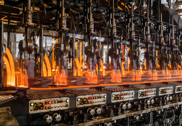 噴涂玻璃酒瓶加工進(jìn)程中有如何的技術(shù)規(guī)劃？